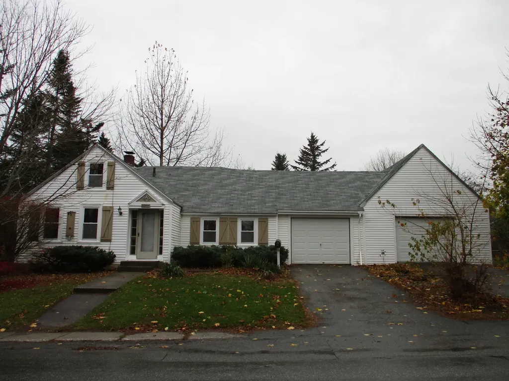 20 Erin Street Thomaston ME 04861