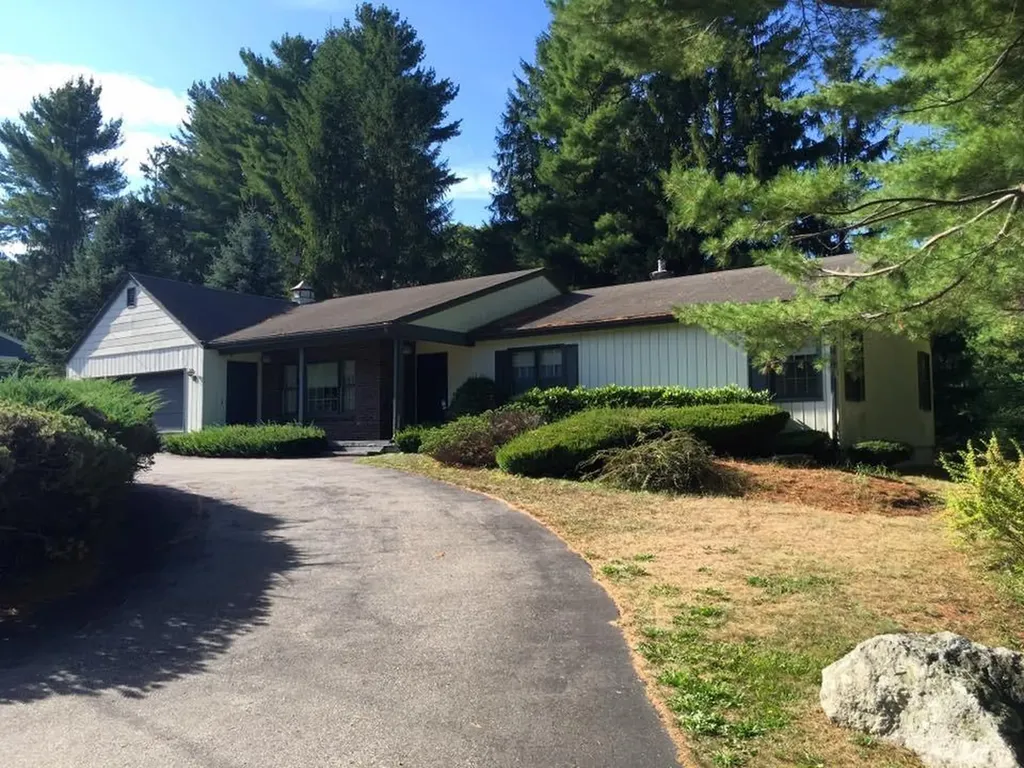 6 Manning Avenue Lewiston ME 04240