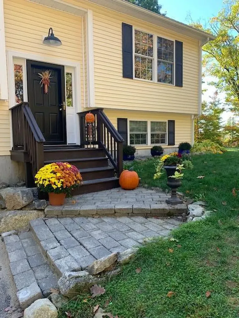 10 Rosewood Drive Raymond ME 04071