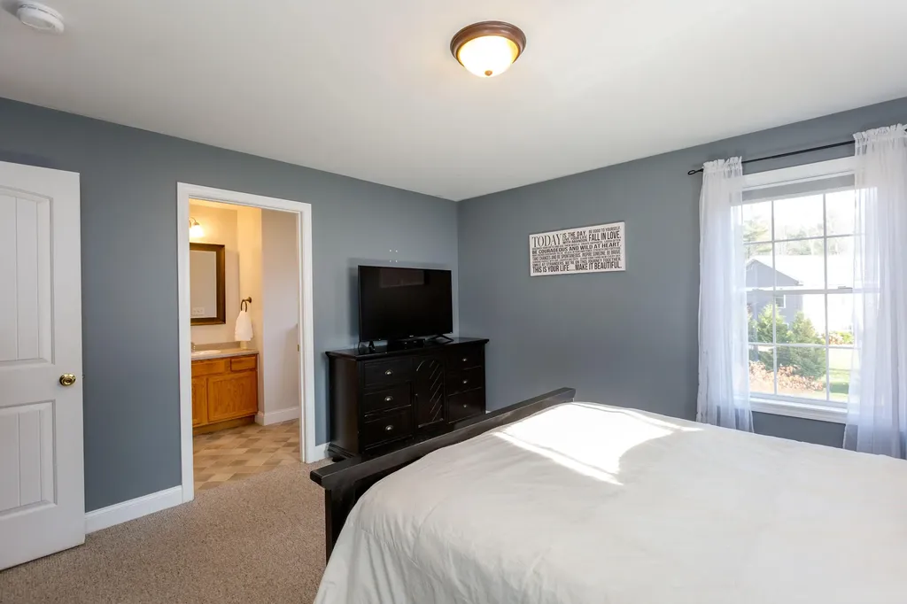 72 Autumn Drive Poland ME 04274
