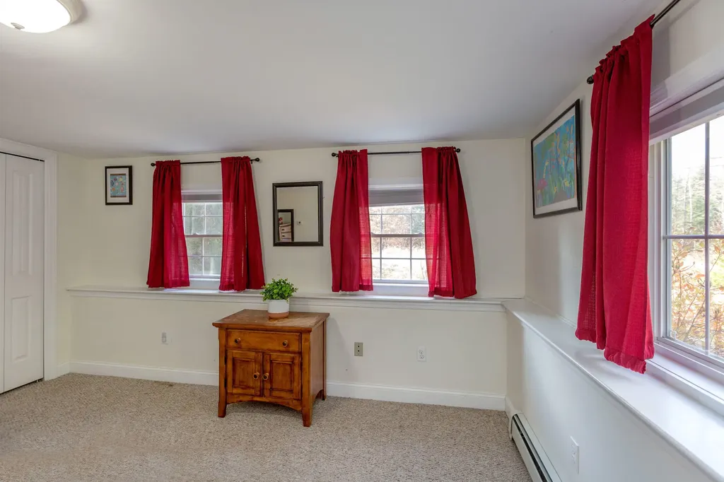 72 Autumn Drive Poland ME 04274