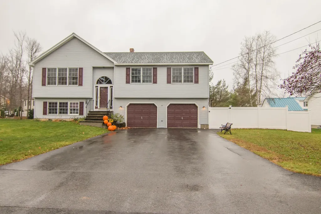 55 Oak Grove Drive Brewer ME 04412