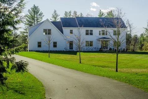 14 Parker Way Falmouth ME 04105