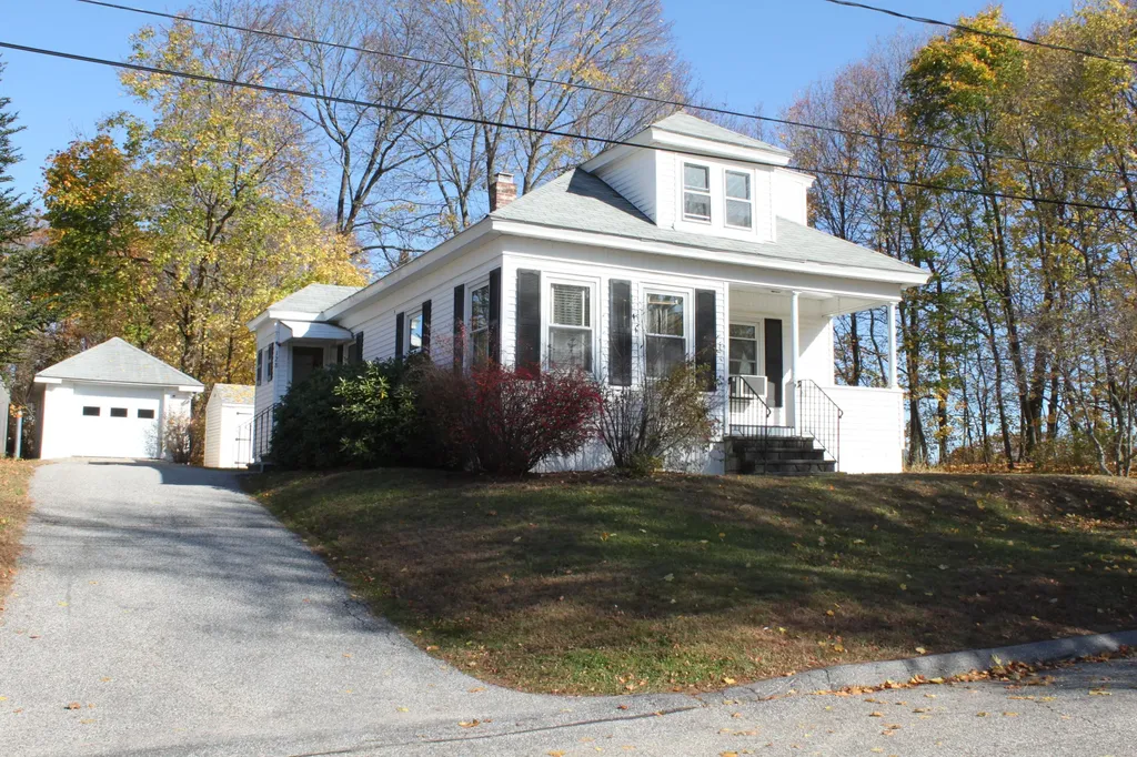 128 Monroe Street Auburn ME 04210