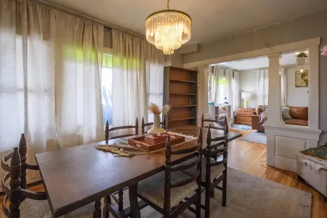 11 Barrows Street Paris ME 04281