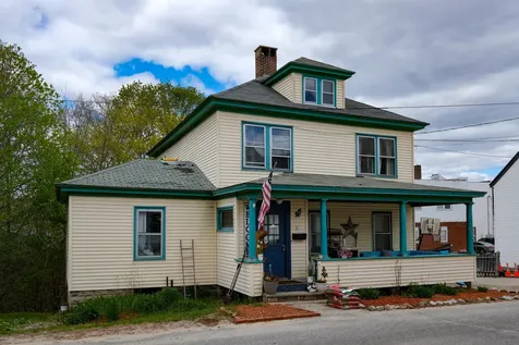11 Barrows Street Paris ME 04281