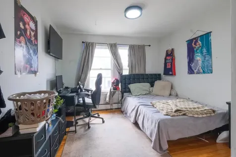 11 Barrows Street Paris ME 04281