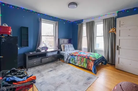 11 Barrows Street Paris ME 04281