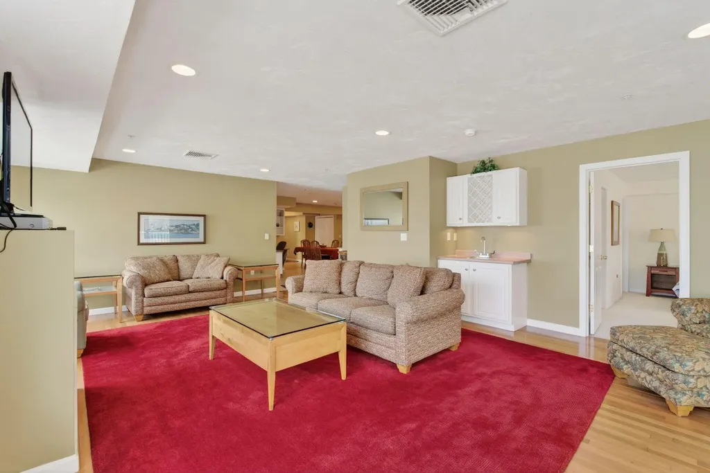 170 E Grand Avenue Old Orchard Beach ME 04064
