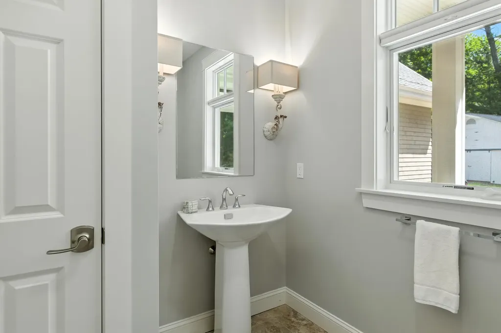 46 Windward Shore Road Raymond ME 04071
