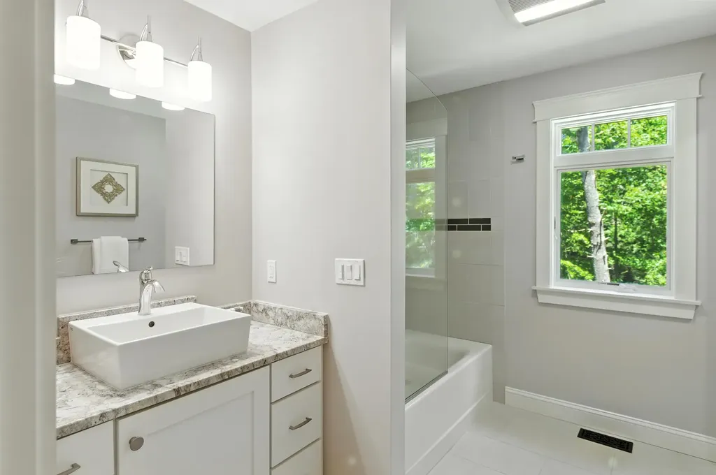46 Windward Shore Road Raymond ME 04071