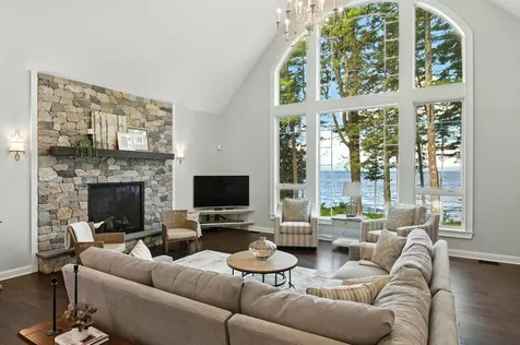 46 Windward Shore Road Raymond ME 04071