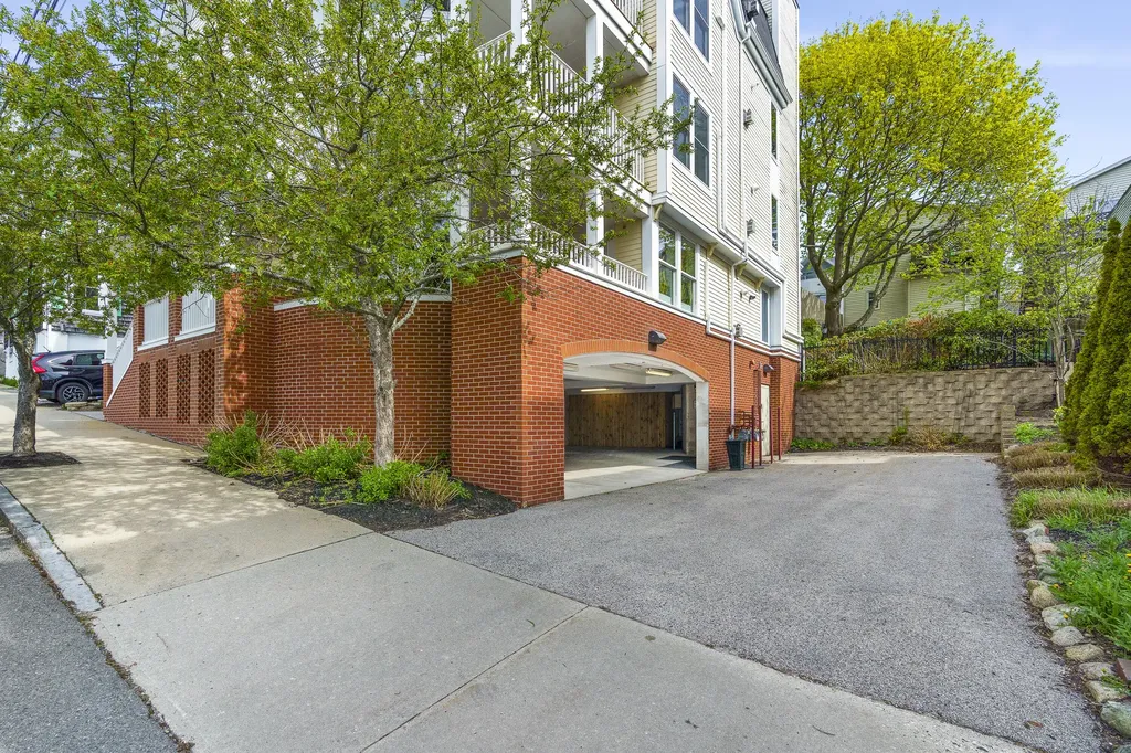 9 Waterville Street Portland ME 04101