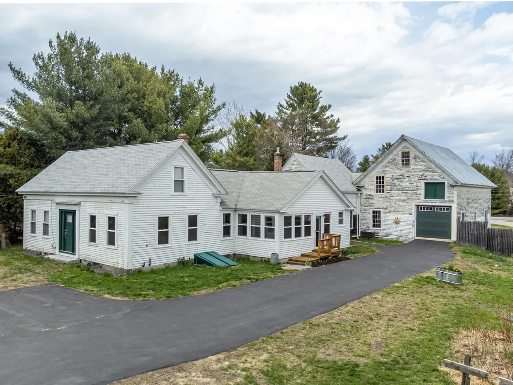 1105 Pequawket Trail Standish ME 04085