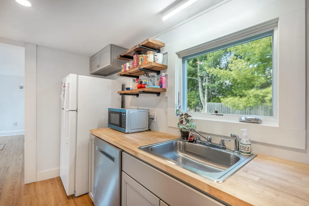 1105 Pequawket Trail Standish ME 04085