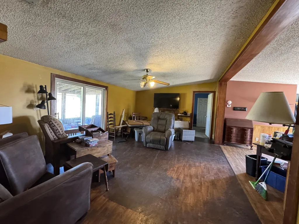 2415 Elliottsville Road Willimantic ME 04443