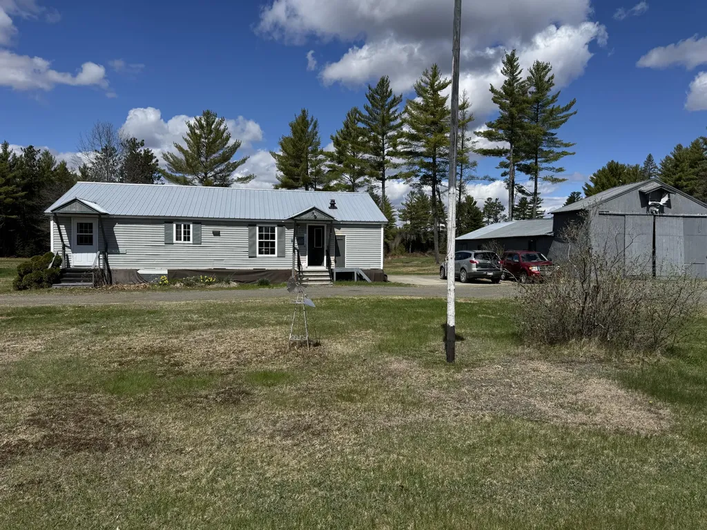 2415 Elliottsville Road Willimantic ME 04443