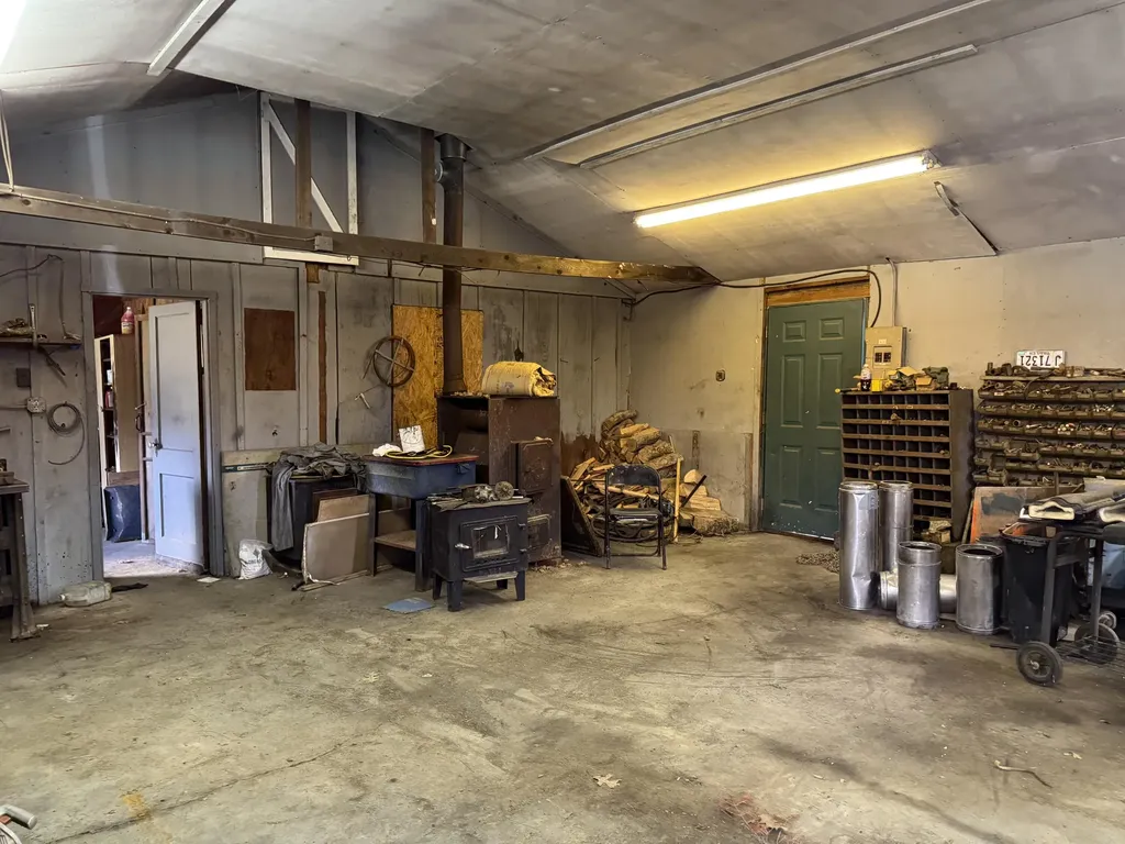 2415 Elliottsville Road Willimantic ME 04443