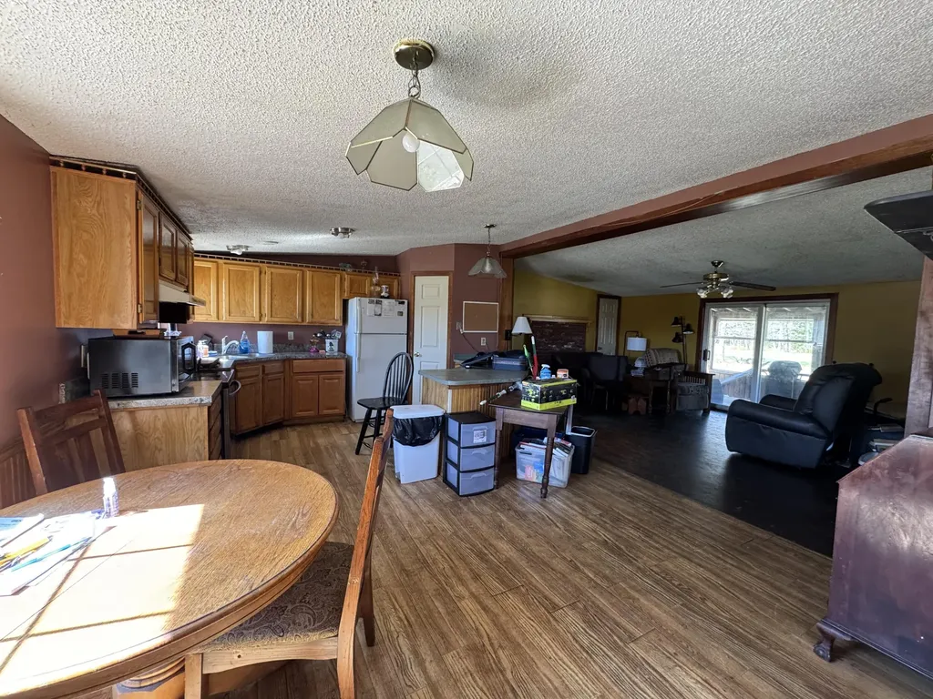 2415 Elliottsville Road Willimantic ME 04443