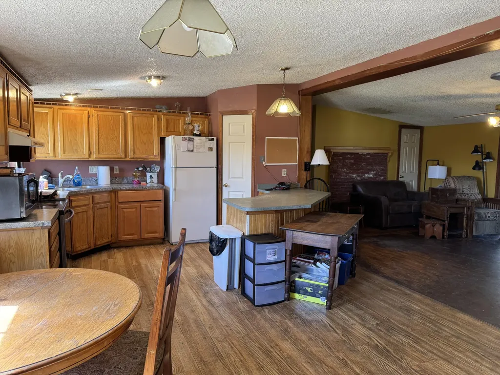 2415 Elliottsville Road Willimantic ME 04443