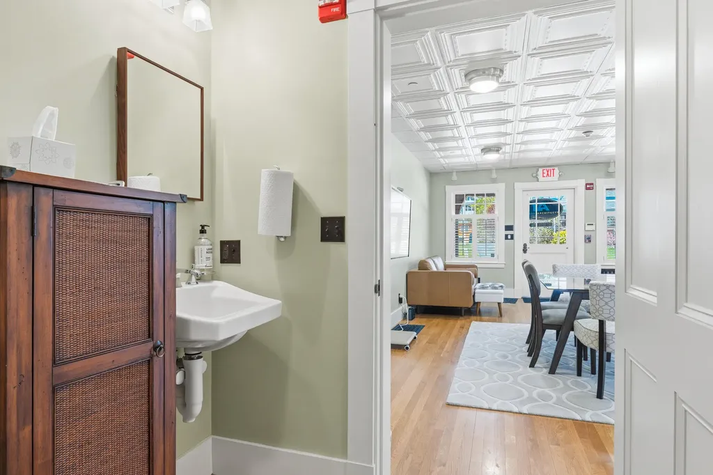 439 York Street York ME 03911