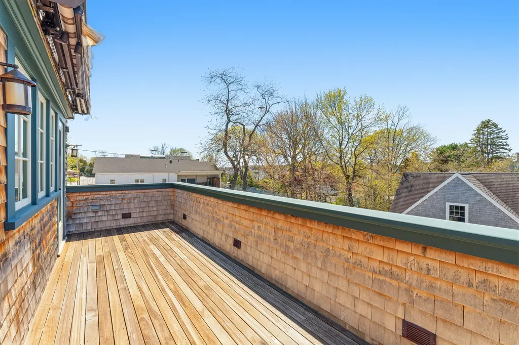 439 York Street York ME 03911