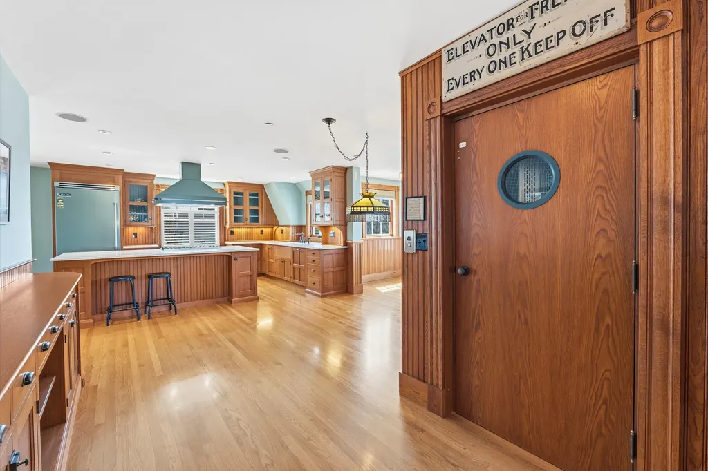 439 York Street York ME 03911