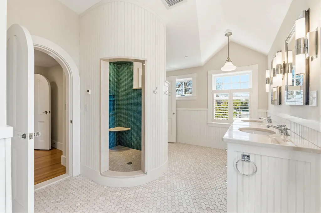 439 York Street York ME 03911