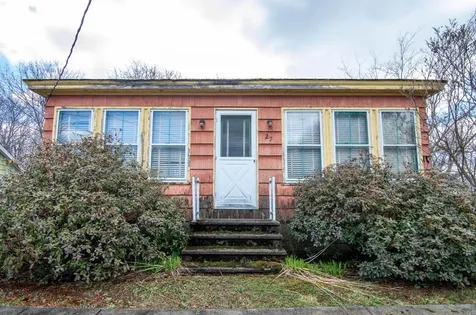 27 Reservoir Avenue Lewiston ME 04240