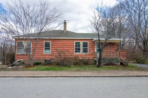 27 Reservoir Avenue Lewiston ME 04240