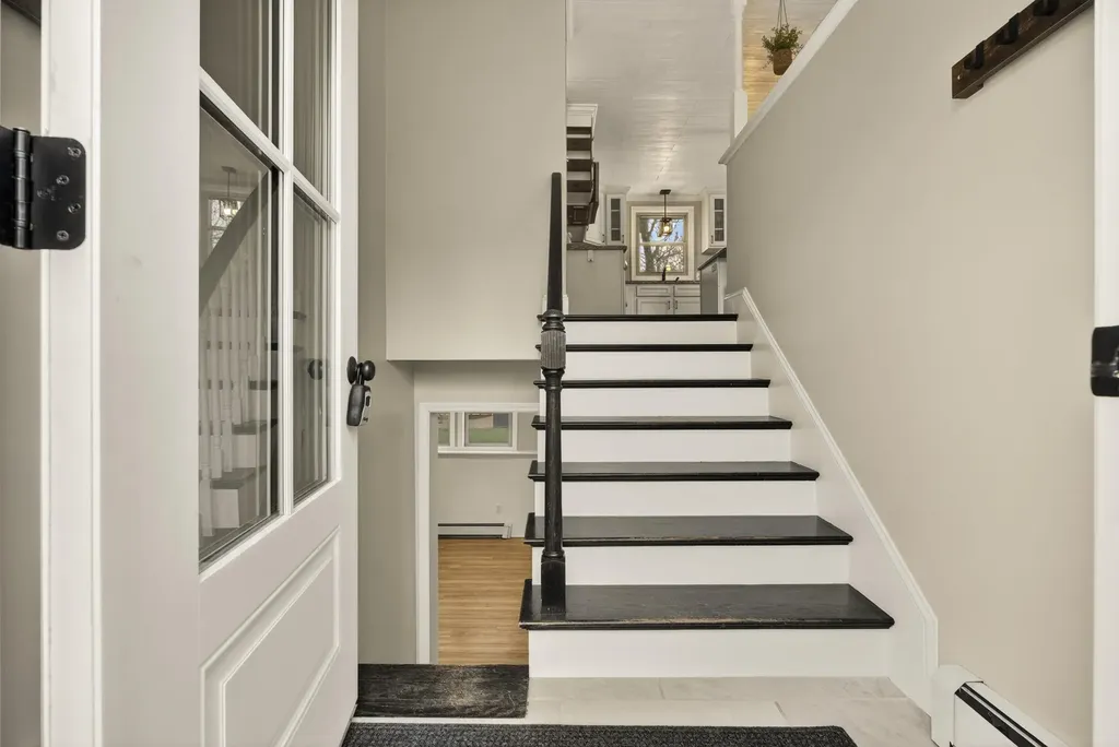 69 Summer Street Yarmouth ME 04096