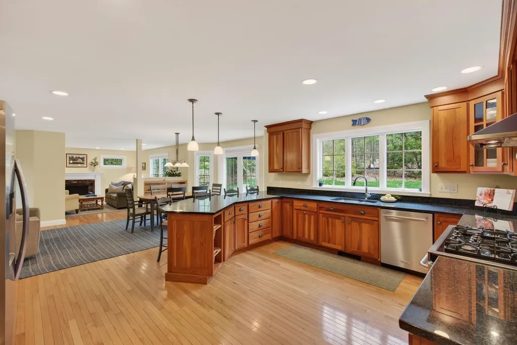 40 Primrose Lane Freeport ME 04032