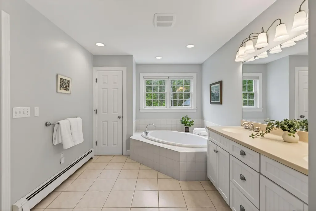 40 Primrose Lane Freeport ME 04032