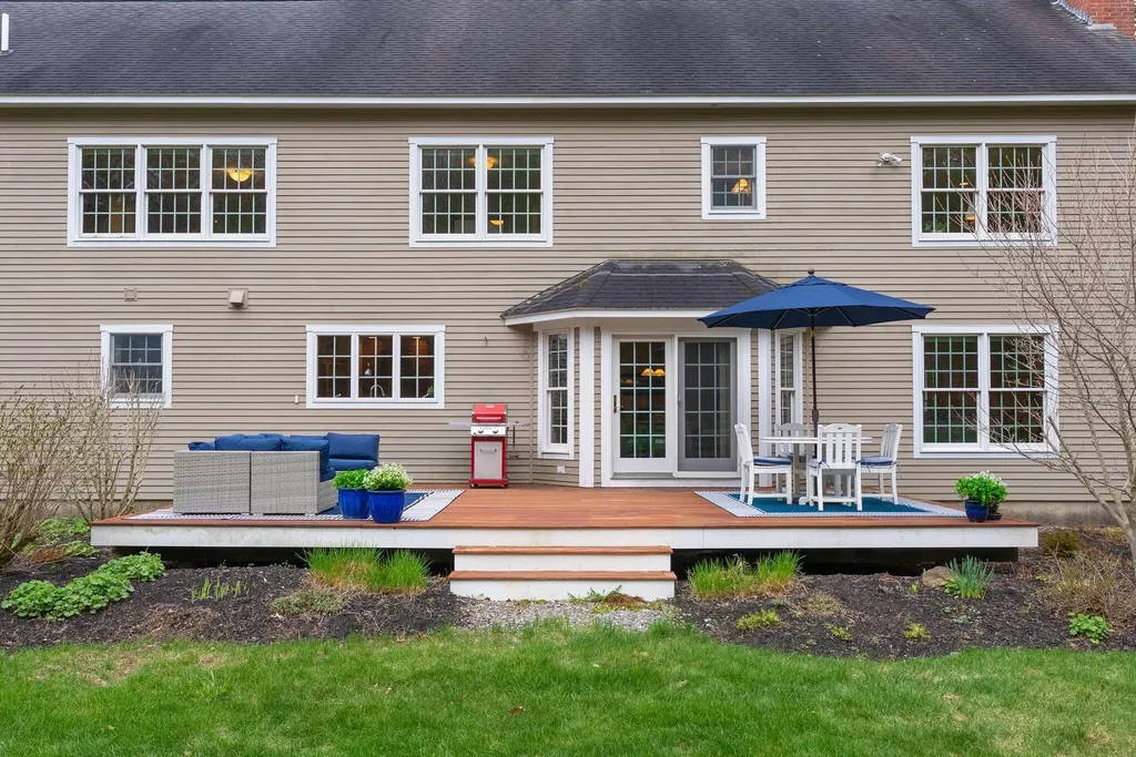 40 Primrose Lane Freeport ME 04032