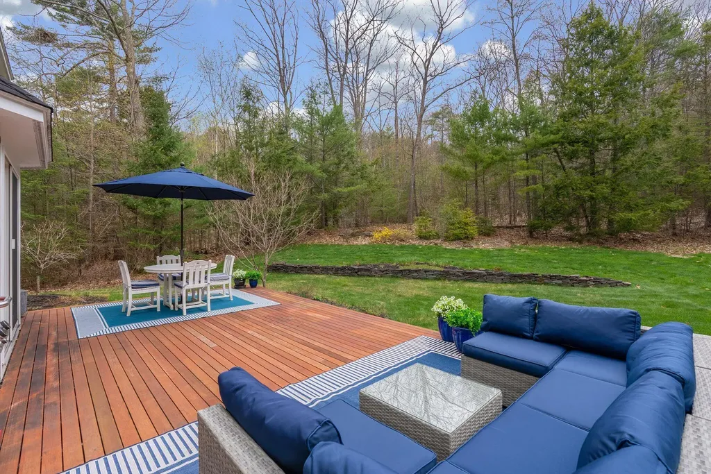 40 Primrose Lane Freeport ME 04032