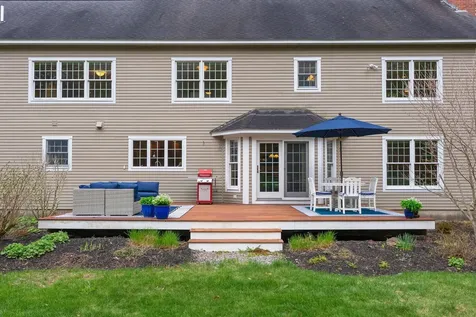 40 Primrose Lane Freeport ME 04032