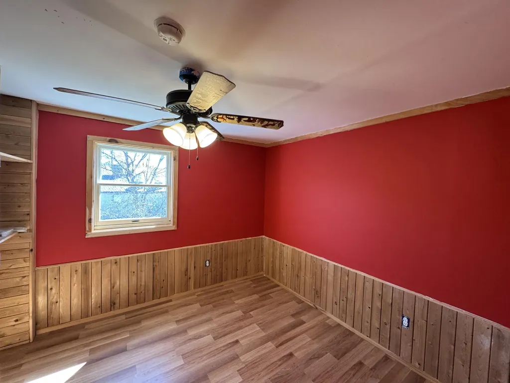 61 Eastland Avenue Millinocket ME 04462