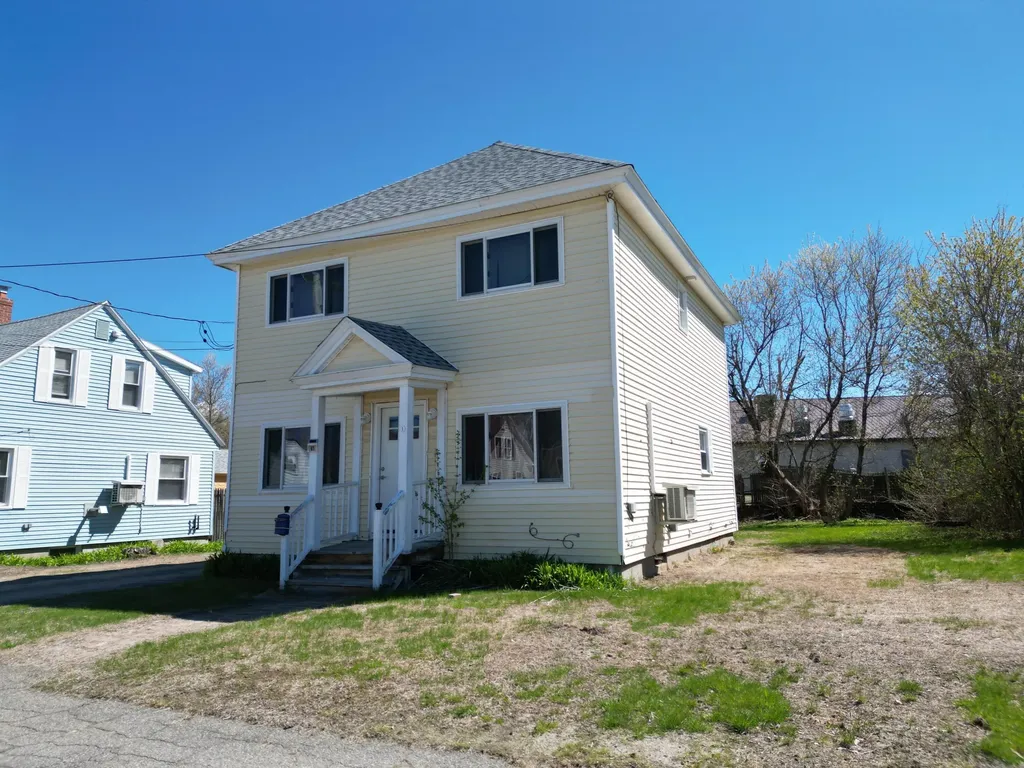 61 Eastland Avenue Millinocket ME 04462