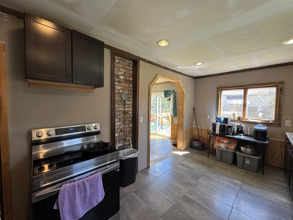 61 Eastland Avenue Millinocket ME 04462