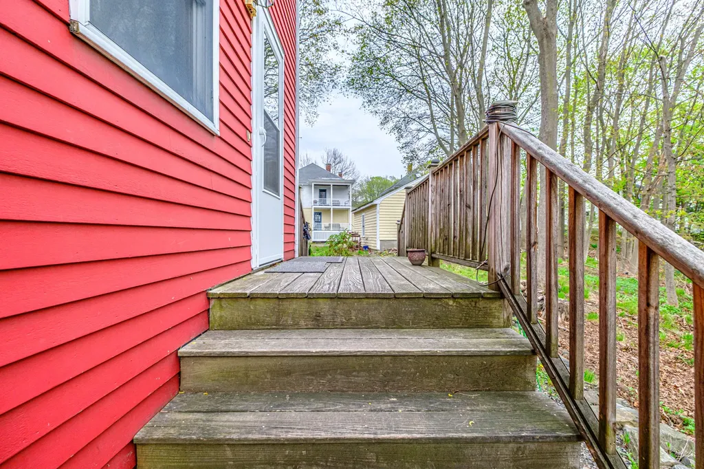 17 Belfield Street Portland ME 04103