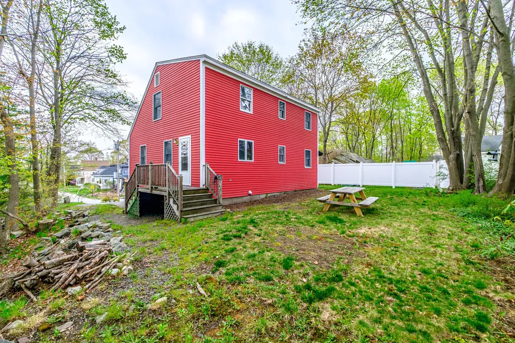 17 Belfield Street Portland ME 04103
