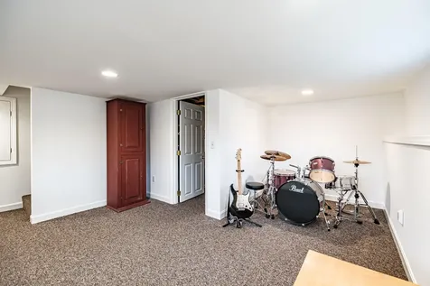 17 Belfield Street Portland ME 04103