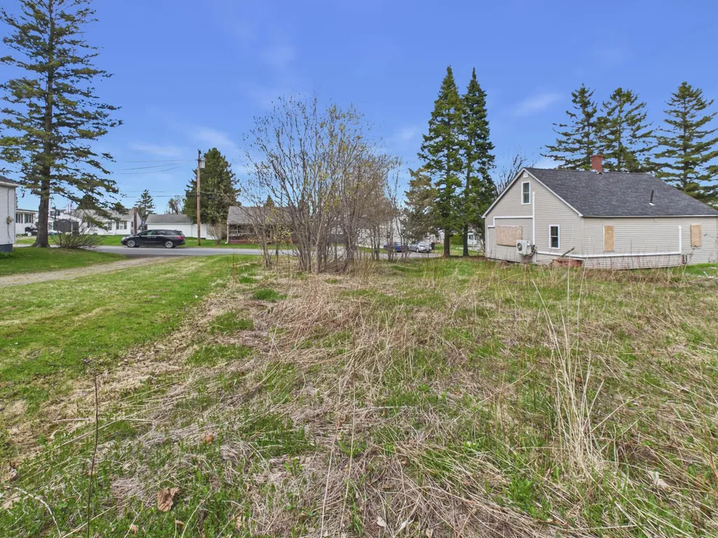 19 Katahdin Avenue Caribou ME 04736