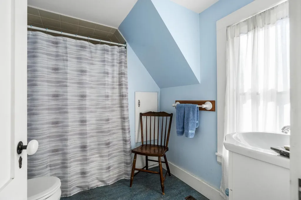 113 Lower Round Pond Road Bristol ME 04539