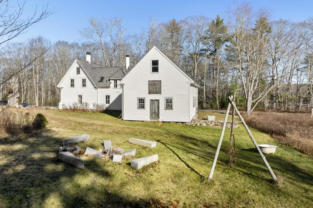 113 Lower Round Pond Road Bristol ME 04539