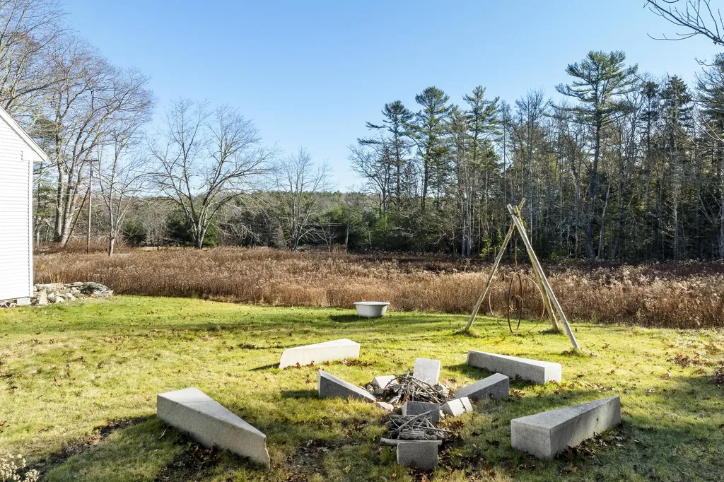 113 Lower Round Pond Road Bristol ME 04539