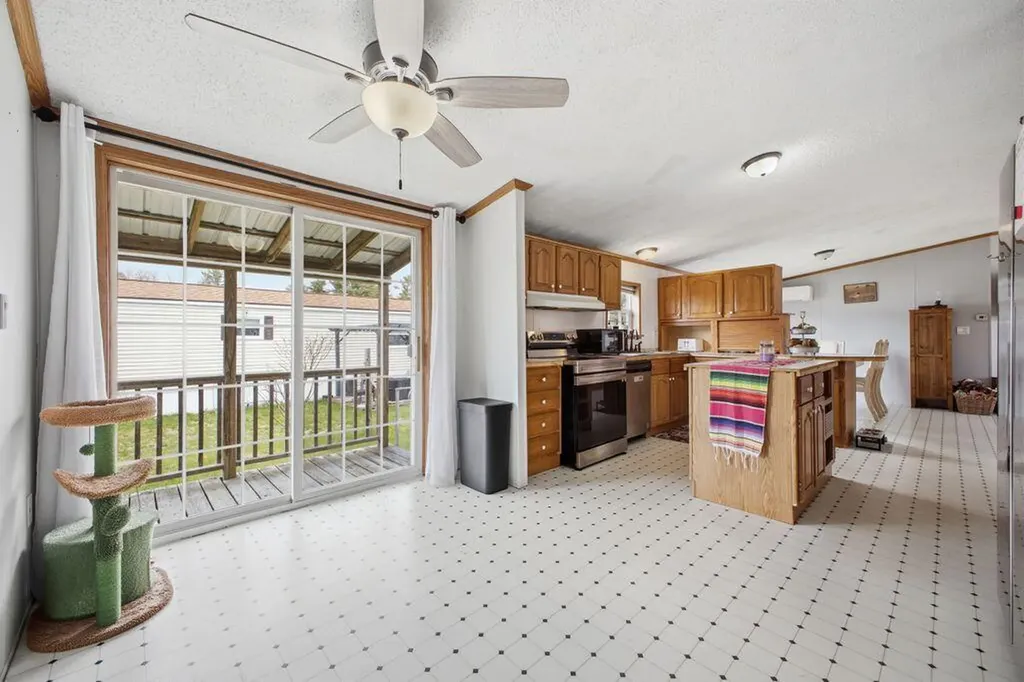 61 Larry Lane Brunswick ME 04011
