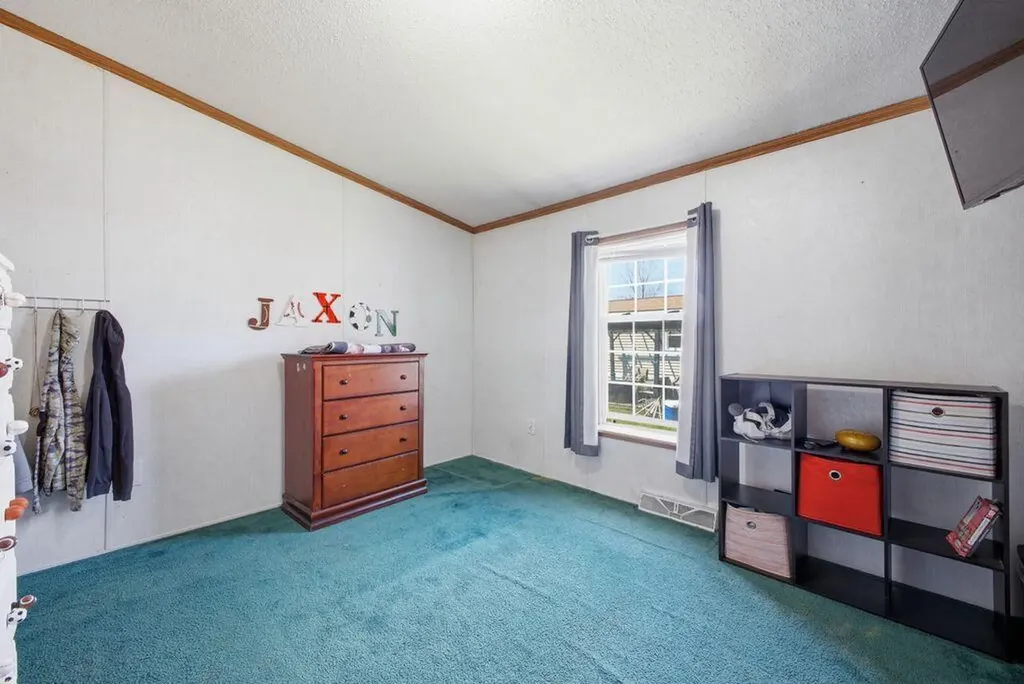 61 Larry Lane Brunswick ME 04011