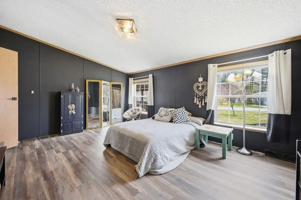61 Larry Lane Brunswick ME 04011