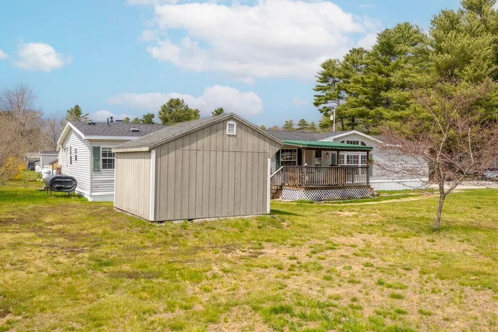 61 Larry Lane Brunswick ME 04011